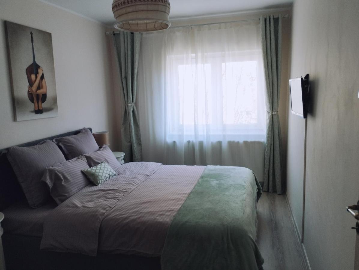 Central Lala Apartament Apartment Брашов Екстериор снимка